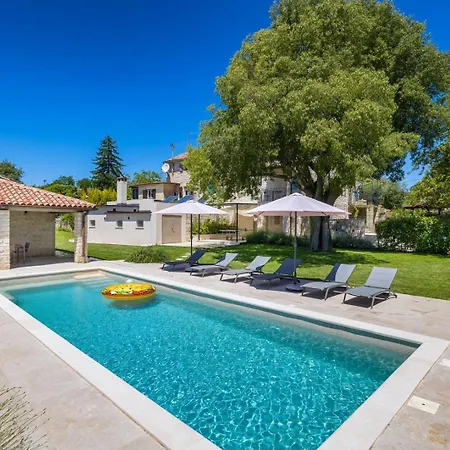 Casa Amalia Willa *