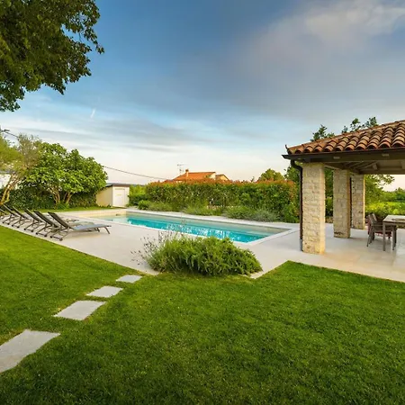 Casa Amalia Willa *