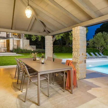 Casa Amalia Willa *
